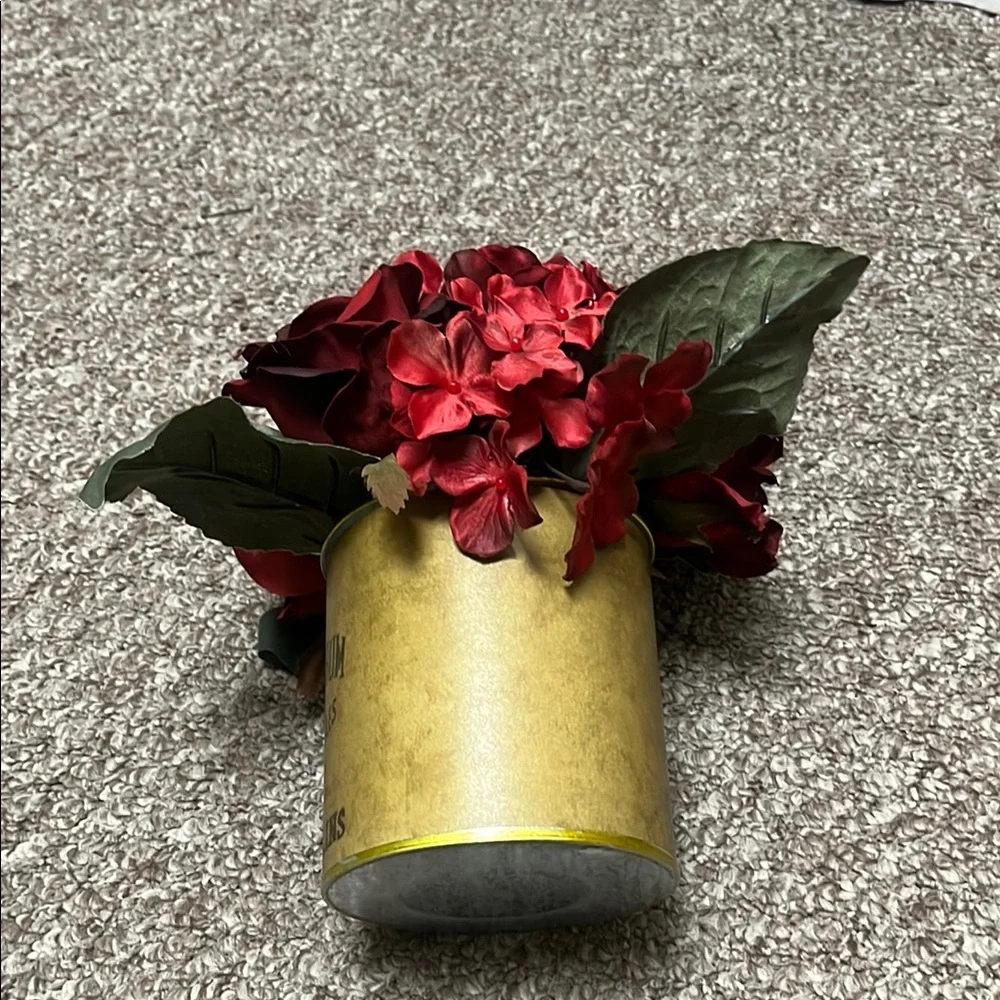 Red and Yellow Decor Accent with Vintage Elegance
